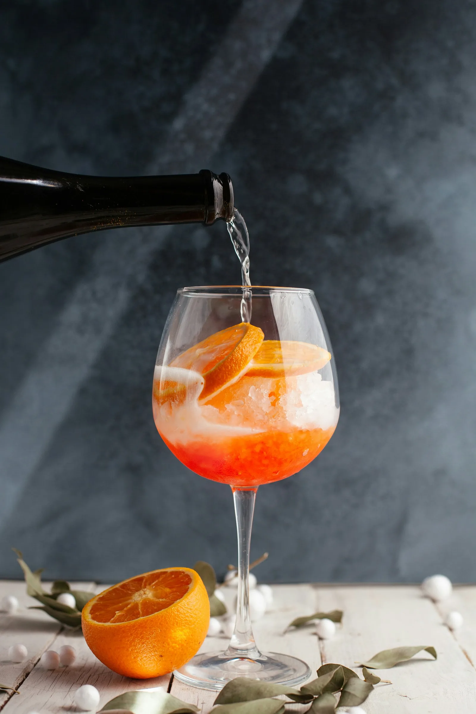 Spritz appena versato al bancone di Spritz&Coffee a Domegge di Cadore Spritz appena versato al bancone di Spritz&Coffee a Domegge di Cadore